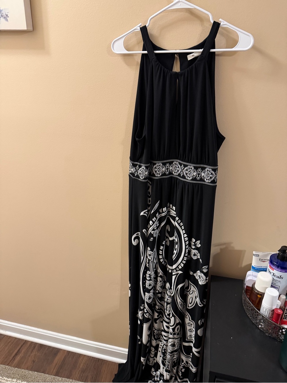 White House Black Market Black and White Printed Maxi Dress size L